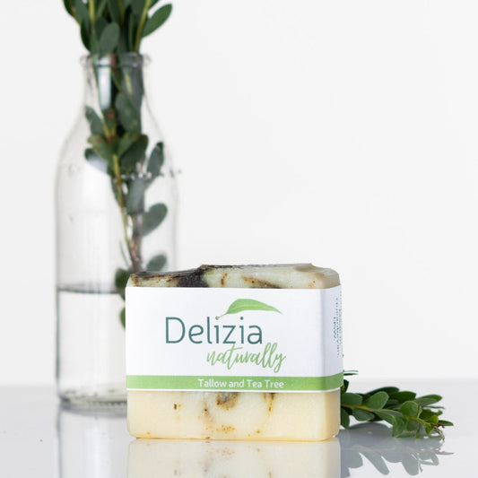 Tallow-soap-Teatree-soap-sheep-tallow-botanicals-essential oils – green-white-Delizianaturally